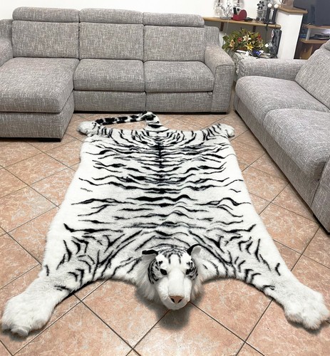 Gigante tigre bianca pelle - gigante,